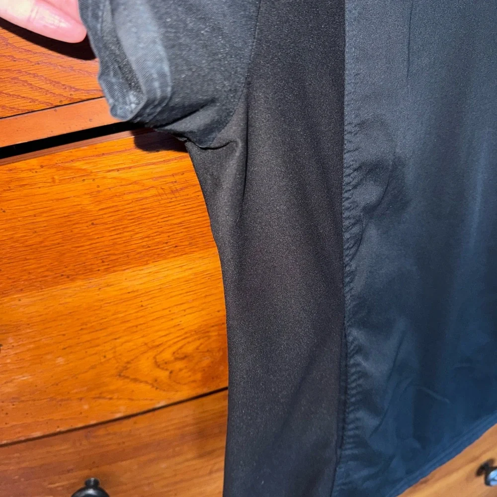 Cherokee Women's Black Scrub Top - Picture 3 of 8